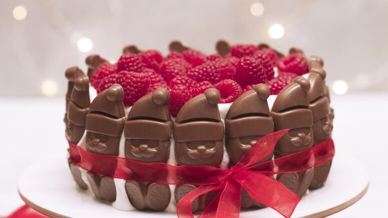 KitKat Snowy cake